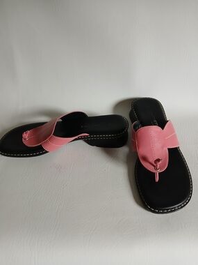 A. Giannetti Pink Leather Toe-Post Sandals with Black Sole Sz8.5B Made In Italy